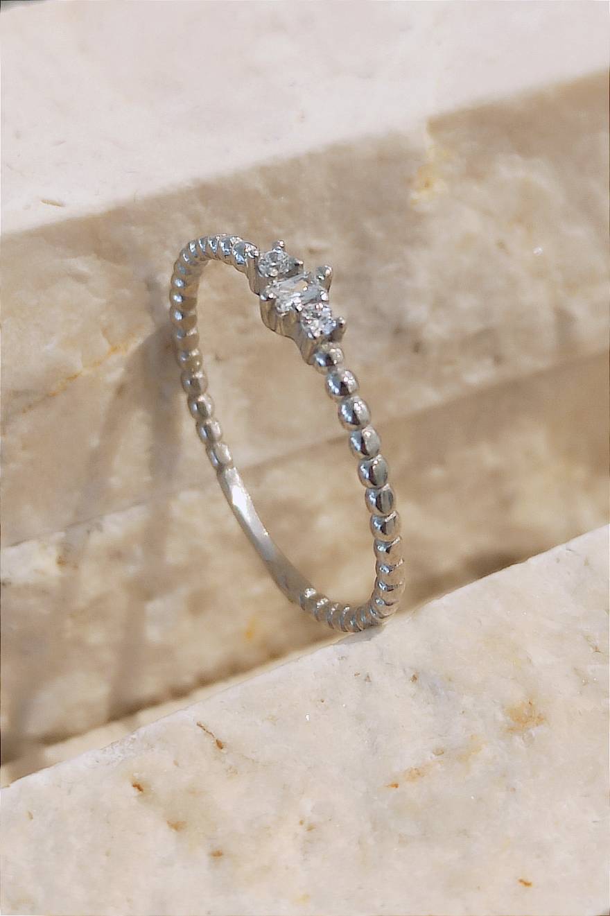 0004. انگشتر نقره زنانه مدل باگت و ستاره